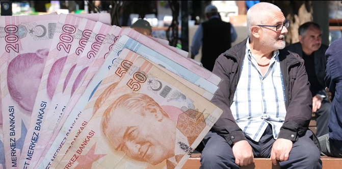 Emeklilere Ek Ödeme Düzenlemesi Gündemde: Maaşlarda Yeni Artış Beklentisi