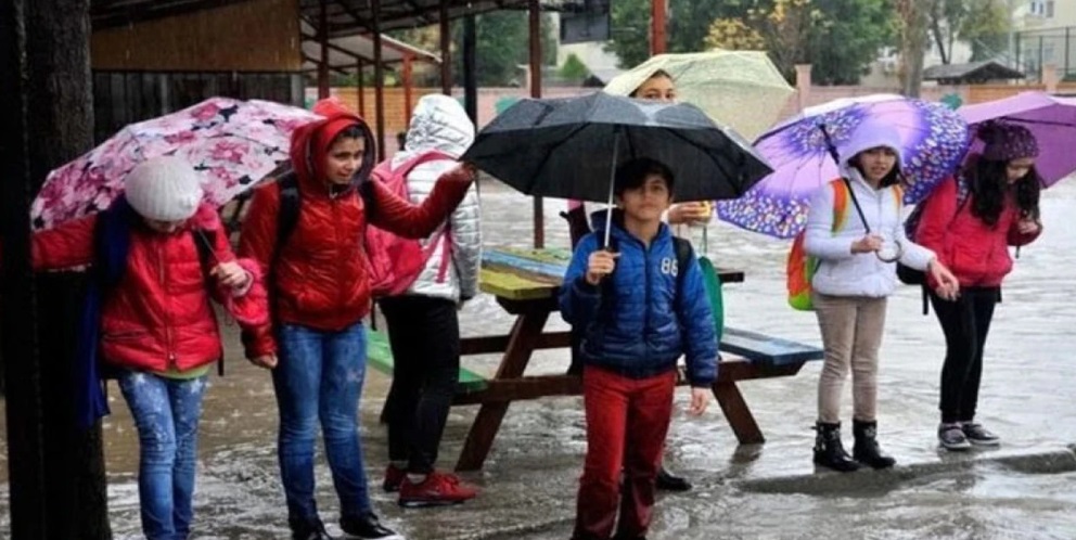 Sakarya'da 2 okul tatil edildi