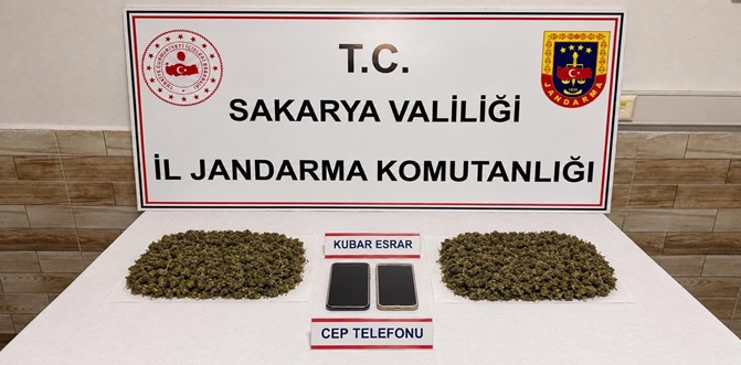 Karasu’da Uyuşturucu Operasyonu: 3 Tutuklama